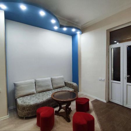 Guest House In The Small Center เยเรวาน ภายนอก รูปภาพ