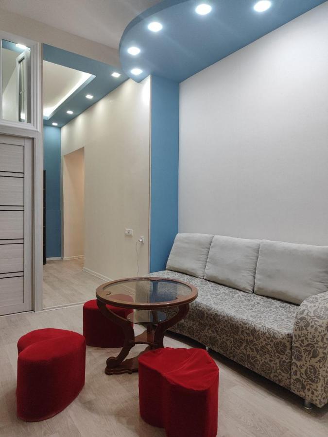 Guest House In The Small Center เยเรวาน ภายนอก รูปภาพ