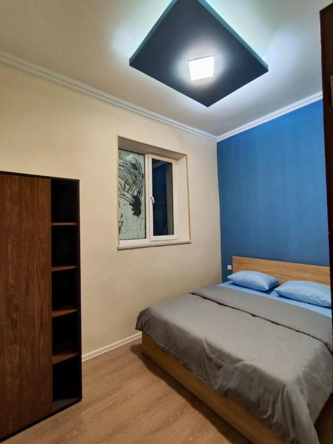 Guest House In The Small Center เยเรวาน ภายนอก รูปภาพ