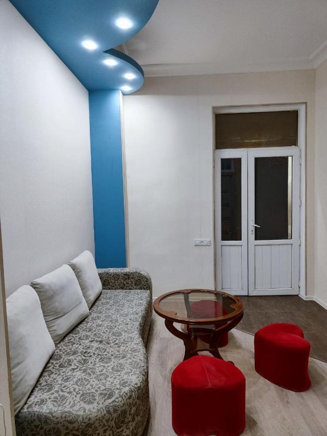 Guest House In The Small Center เยเรวาน ภายนอก รูปภาพ